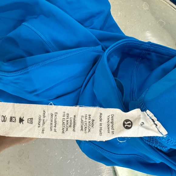 Lululemon Align size 6 23” inseam with pockets - Picture 2 of 5